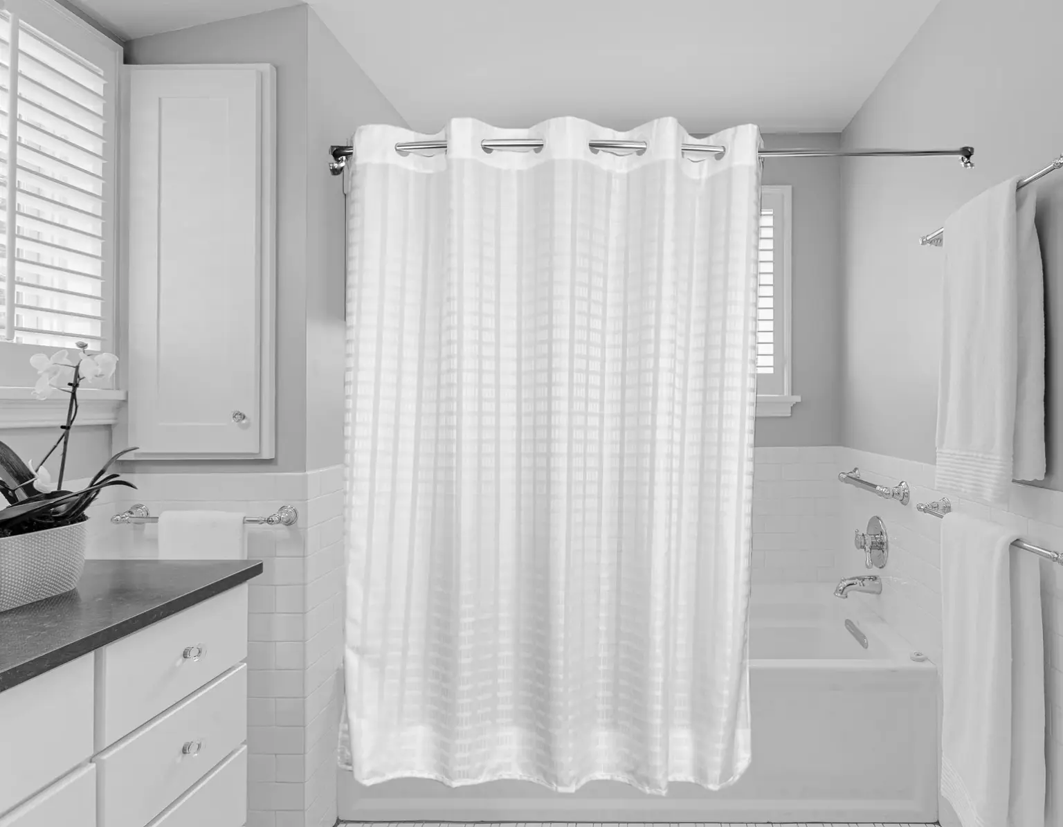 Dynasty Hang2it white shower curtain bath scene