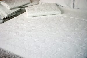 Breezes Coverlet White By Kartri - image 1