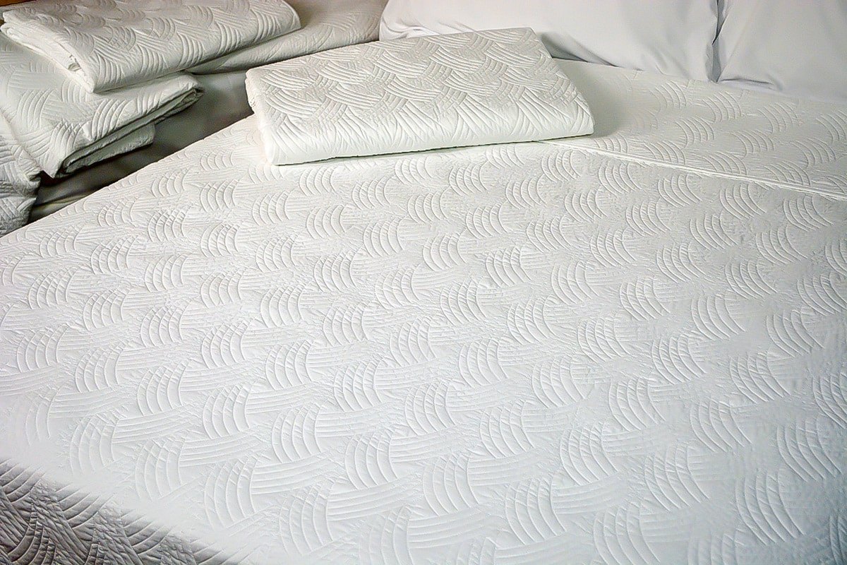 Breezes Coverlet White By Kartri - image 1