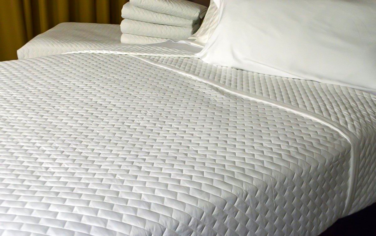 Metro  Coverlet White-Case of 6 - image 1